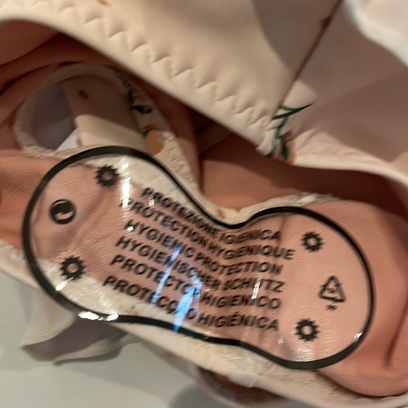 Liewood Sille Swim Jumpsuit - Peach / Sea Shell - Picture 4 of 6